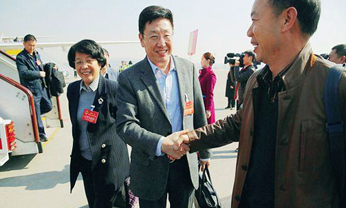 Four Hechi deputies arrive in Beijing for NPC