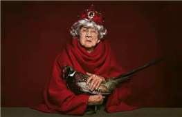 Hechi centenarian overlooking New York City