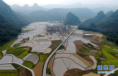 Plastic sheets plaster Hechi fields