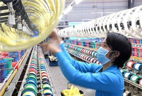 Silkworms and mulberries growing strong in Yizhou