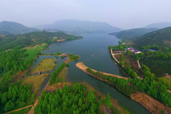 Rustic Huzhou village emerges as rural tourism site