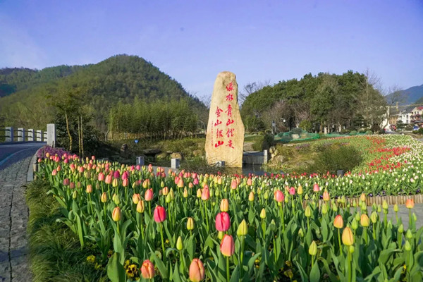 Five Huzhou scenic spots listed as red tourism sites