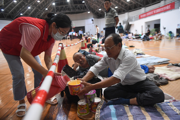 Classes suspended, transportation hit as Zhejiang upgrades typhoon response