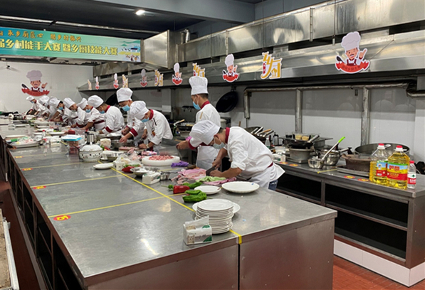 Huzhou holds culinary skills contest for rural chefs