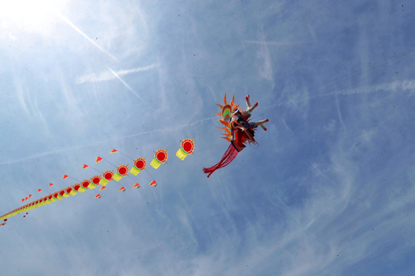 China's longest dragon kite flown in Huzhou