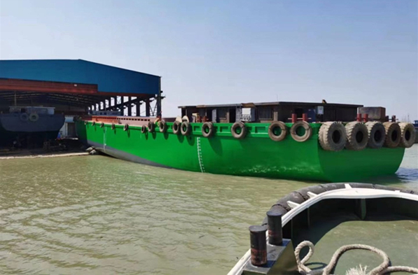 Electric cargo vessel launched in Huzhou