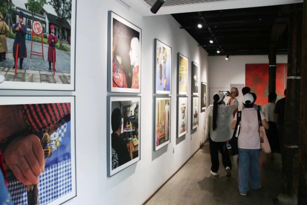Photography art week opens in Huzhou 