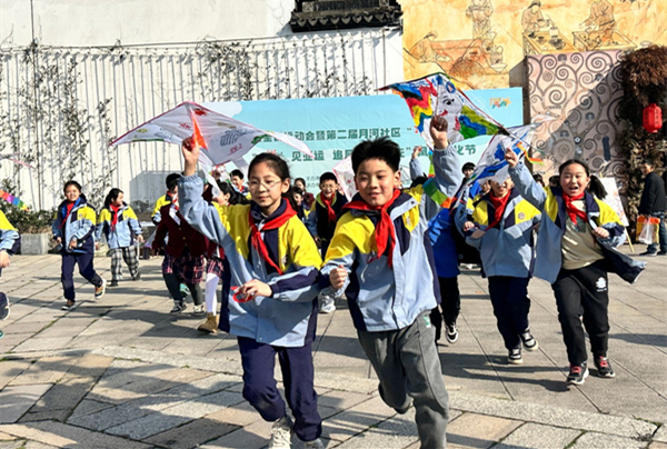 Students craft kites to welcome Asian Games