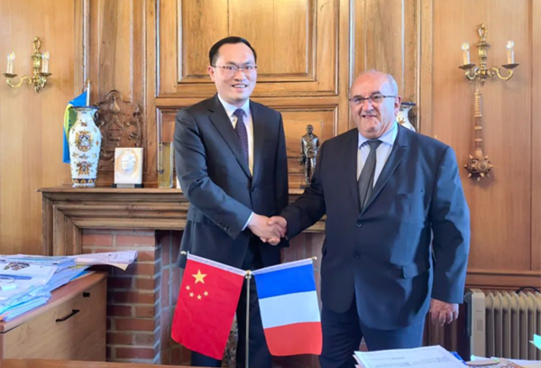 Huzhou govt delegation visits France