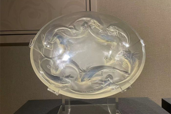 European glassware, ceramic exhibition opens in Huzhou