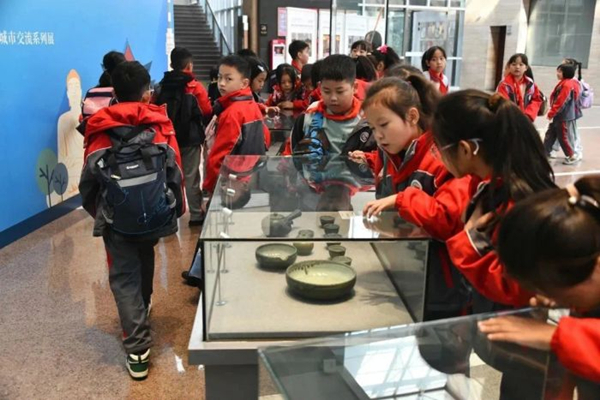Exhibition cements cultural exchanges between Huzhou, East Asian cities