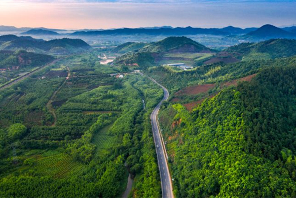 Huzhou leads nation in rural road construction
