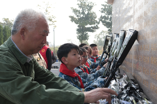 Huzhou commemorates death of naval pilot