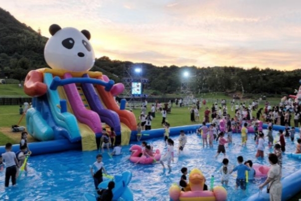 Annual summer night party returns to Deqing