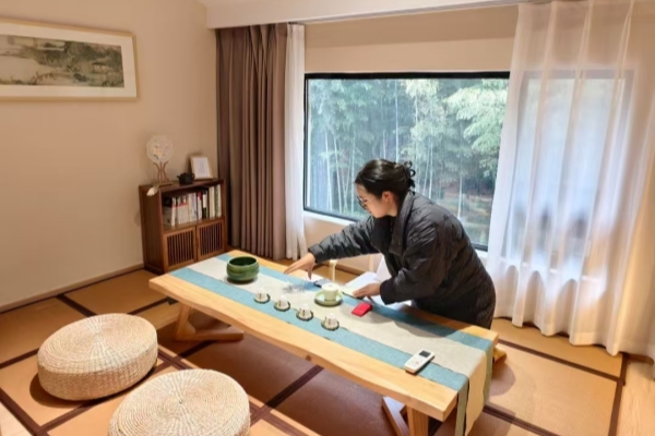 Huzhou homestays gear up for Spring Festival influx