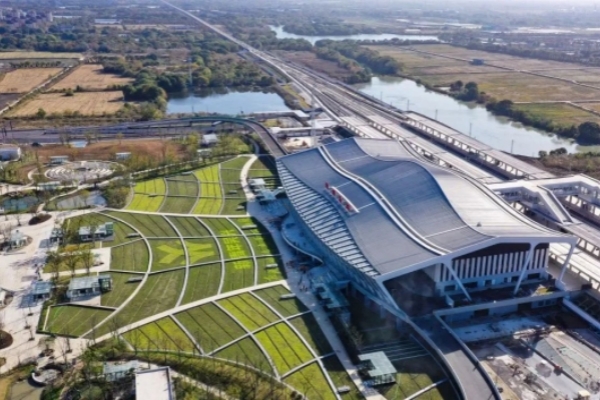 Huzhoudong Railway Station's botanical garden to enchant visitors