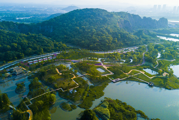 943-km greenways spread across Huzhou