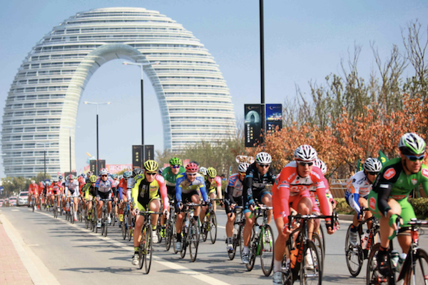 Wheels of excitement spin in Huzhou's scenic races