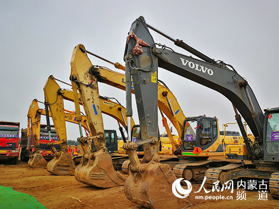 Diggers at the groundbreaking ceremony in Hohhot, Inner Mongolia autonomous region, Aug 12.png