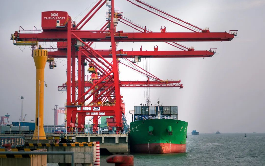 Taizhou container terminal gets into high gear