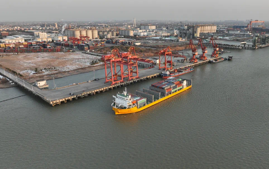 Taizhou city container terminal sets record in January