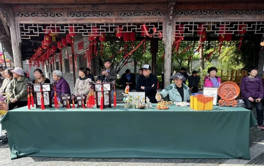 Taizhou Medical High-tech Zone gets into festive vibe