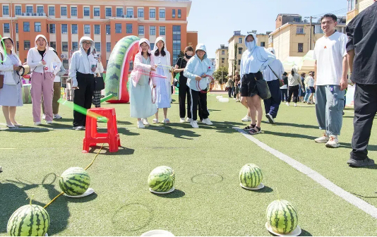 Melon, fruit season starts in Taizhou city's Hailing district