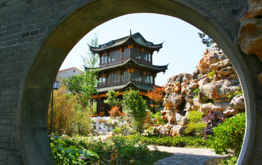Visit enchanting Qiaoyuan Garden in spring