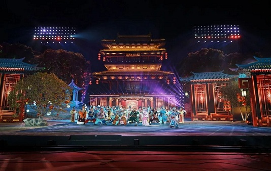 Taizhou celebrates Lantern Festival with opera performances