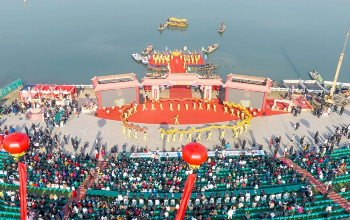 Qinhu Lake winter fishing festival opens in Taizhou city