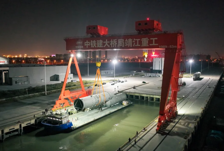 Luojiaqiao Port's heavy cargo wharf in Jingjiang ETDZ begins operating