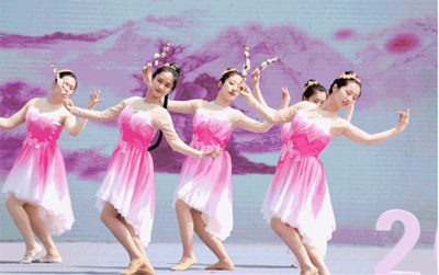 Peach blossom festival staged in Jingjiang's Xilai town