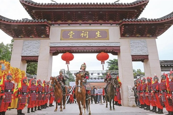Temple fair in Jingjiang city attracts over 150,000 visitors