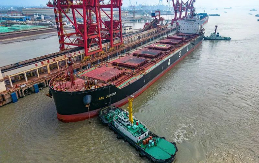 Liberian-registered bulk carrier docks at Taixing Port