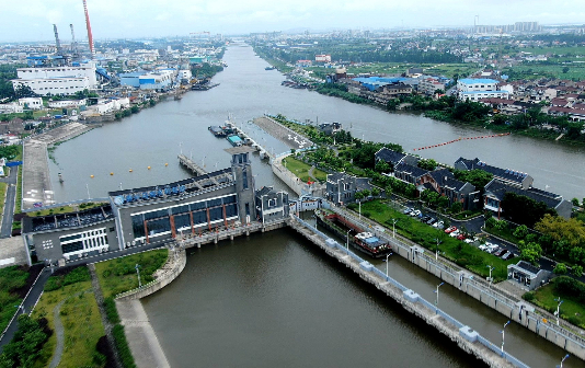 Taixing city strengthens flood defenses