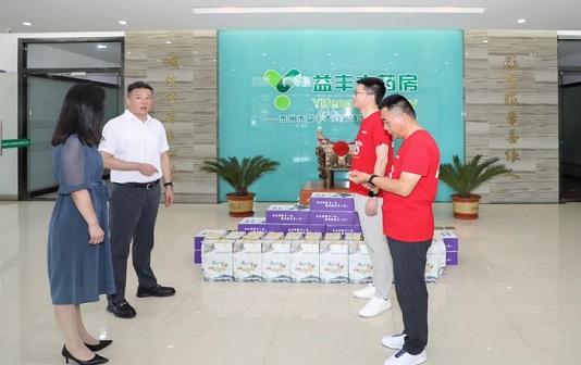 Taizhou workers get relief from scorching summer heat