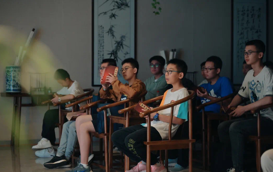 Xinghua literature camp brings writers, students together