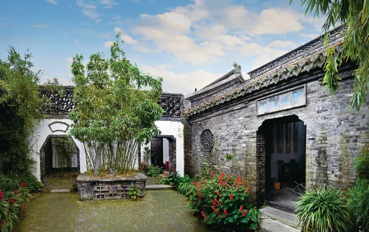 Beauteous lotuses adorn former Zheng Banqiao residence