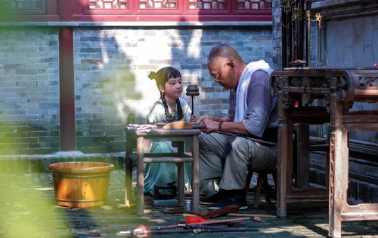 Art of making wooden pole weighing scales preserved in Xinghua