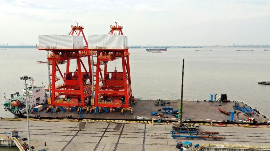 Container cranes shipped to BRI countries from Zhangjiagang