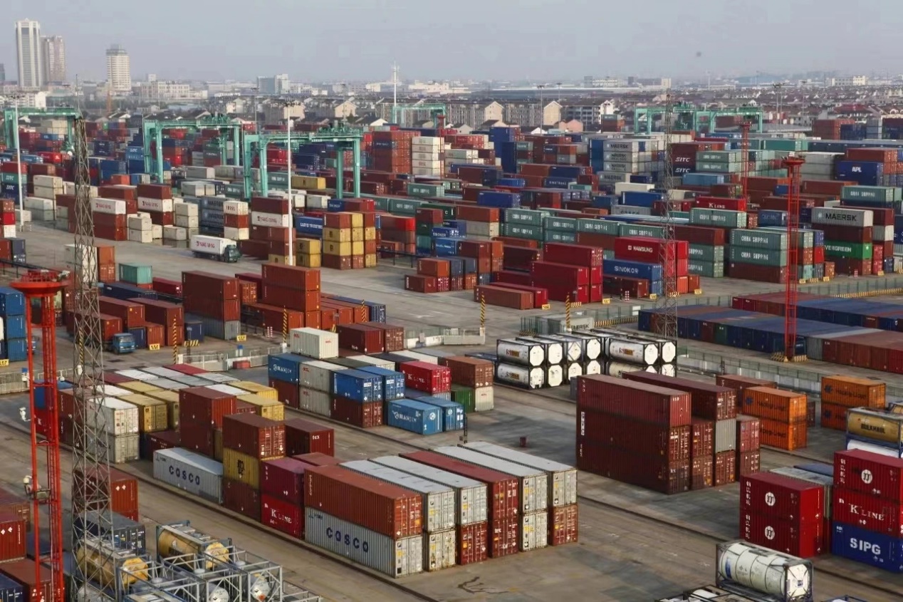 Cargo, container throughput increase in Zhangjiagang Port in H1