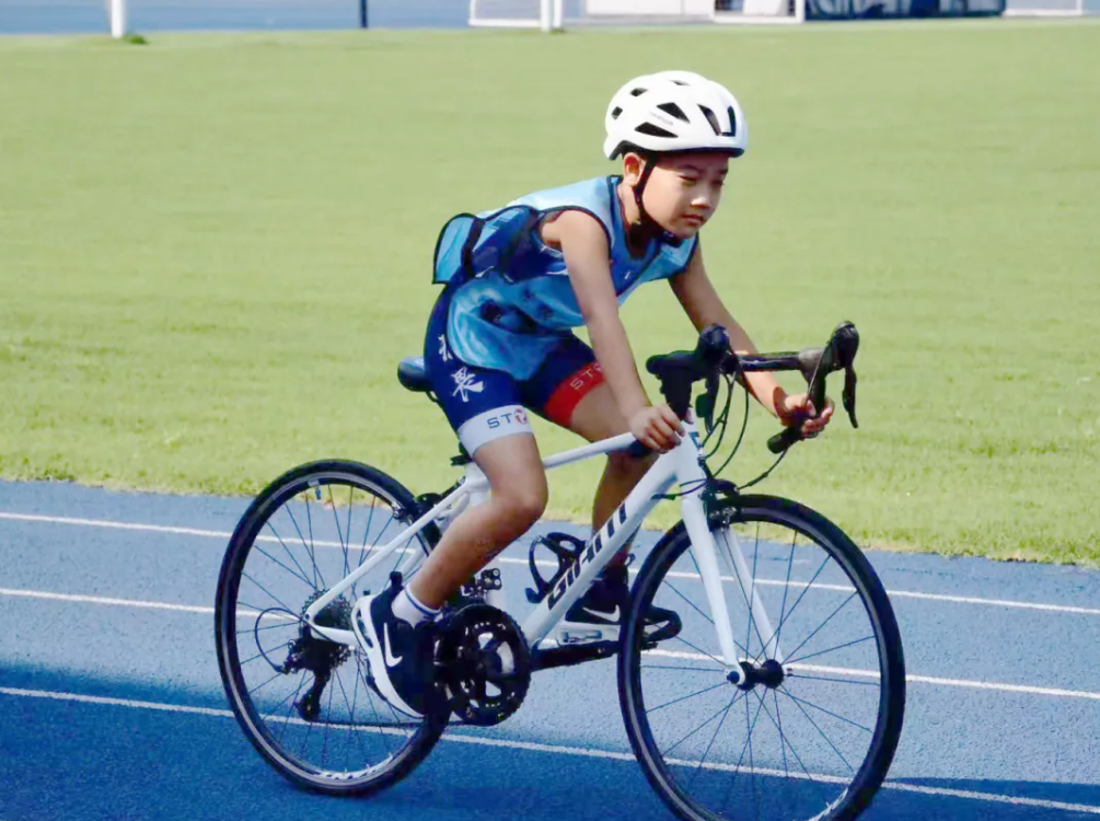 Zhangjiagang's young champions conquer the triathlon