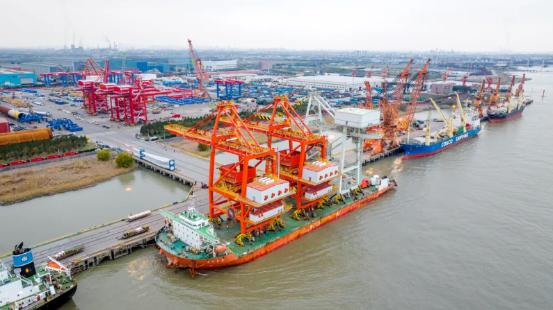 Zhangjiagang boosts large equipment exports with enhanced logistics