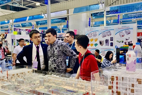 Zhangjiagang companies shine at 133rd Canton Fair