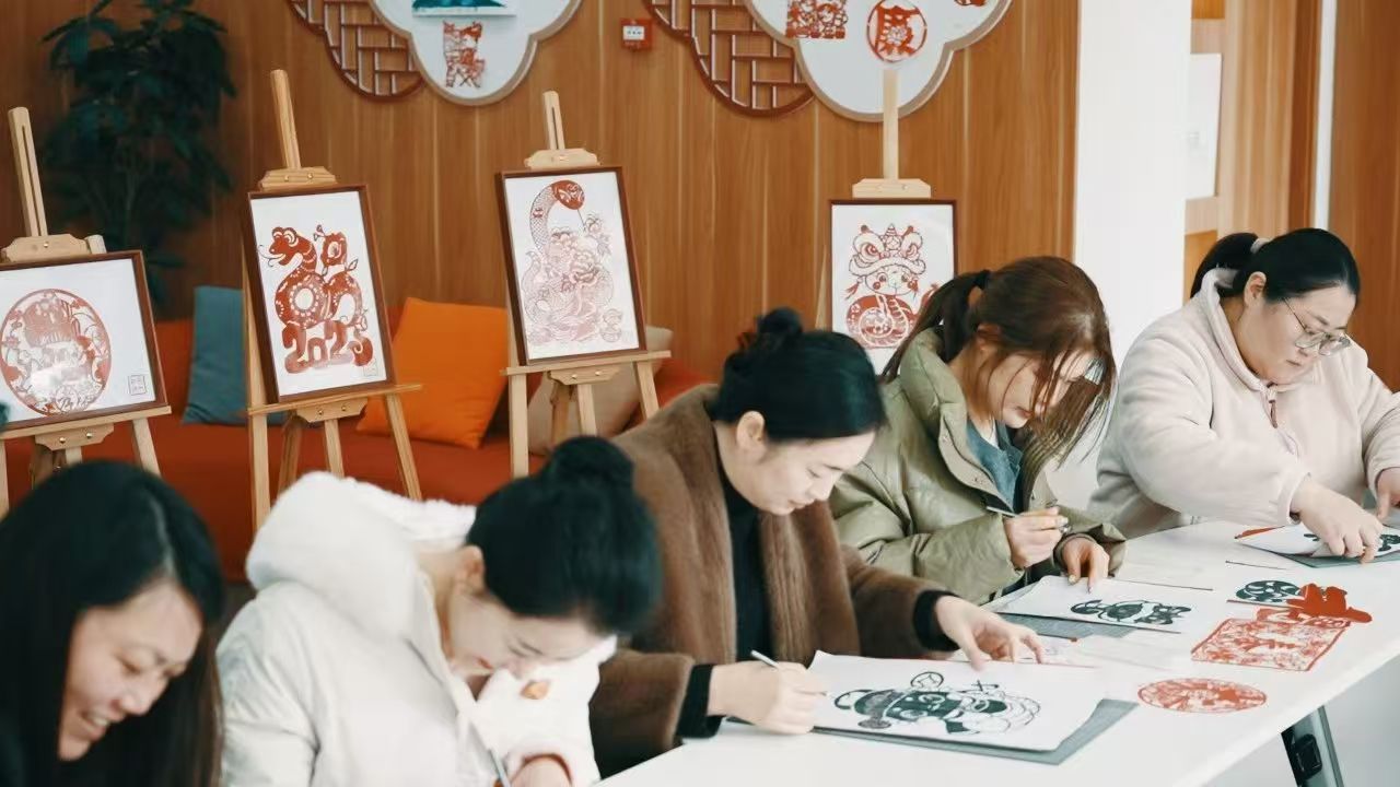 CNY in Zhangjiagang's ICH: Shazhou Symmetrical Paper Cutting