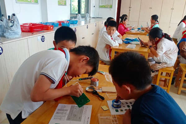 Club activities enrich students' school life