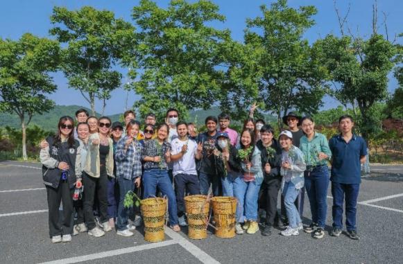 International students experience traditional Chinese medicine in Nanjing