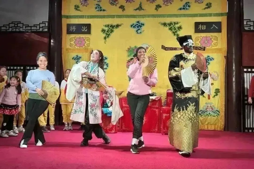 Foreign students in Nantong embrace traditional culture to celebrate Chinese New Year