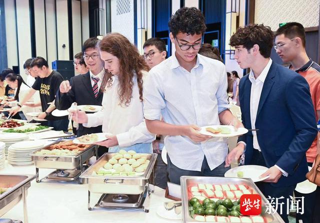 Chinese, US students create gourmet delights in Nanjing