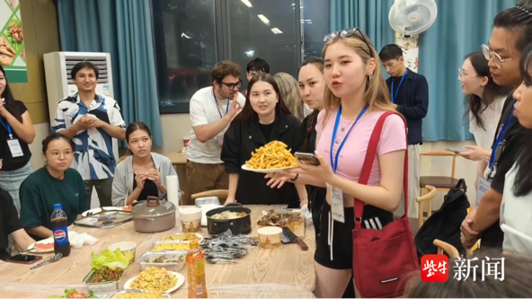 Jiangsu Ocean University hosts international food carnival